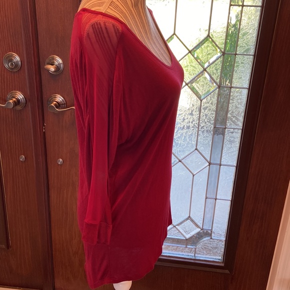 Active Wine Colored Top size Medium - Picture 13 of 16